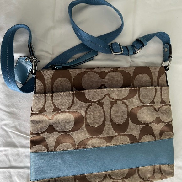 New Signature Canvas Tan Coach Messanger Bag with Blue Detail - Picture 4 of 4